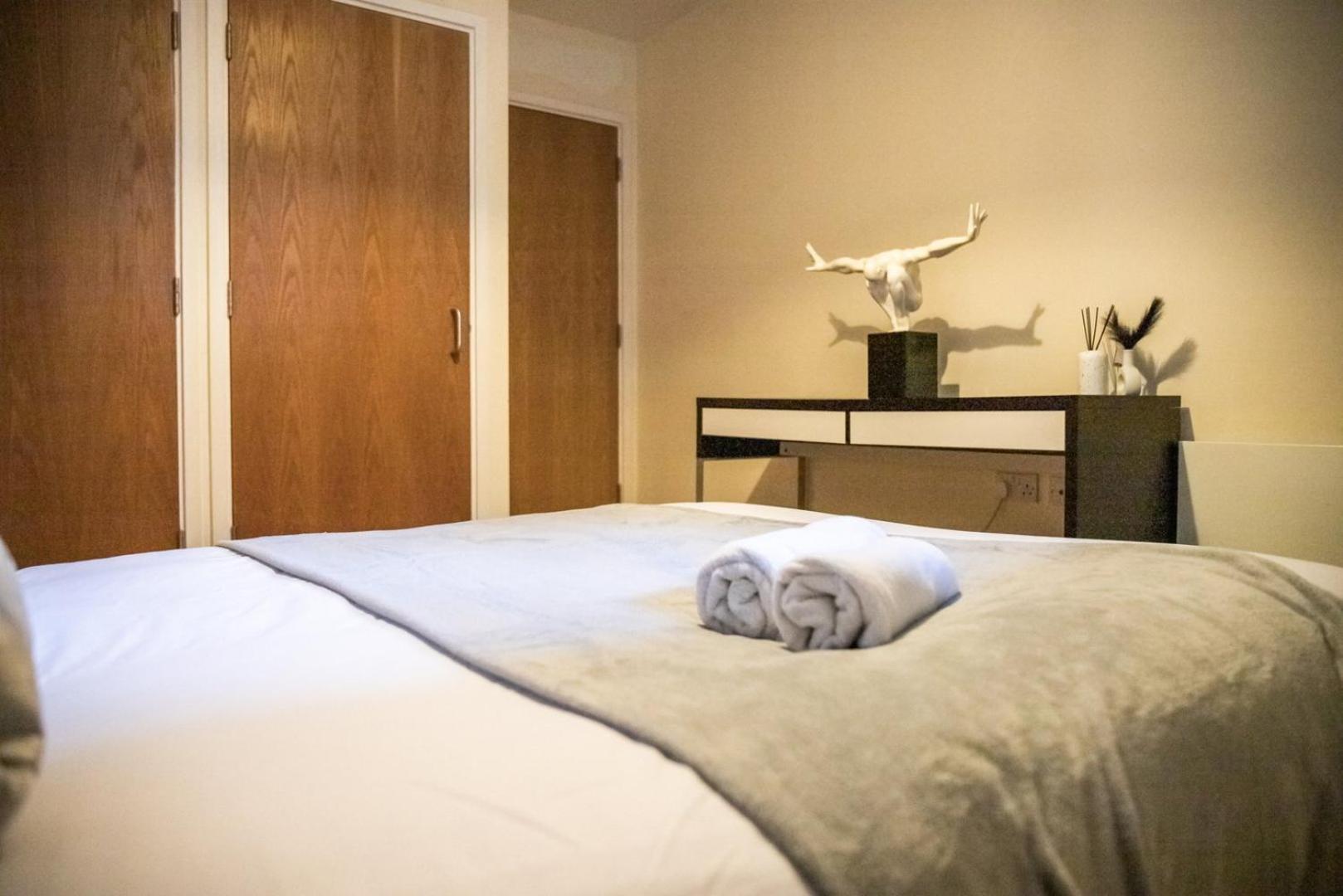 Leeds Vibrant 2 Bedroom Sleeps 4 Экстерьер фото